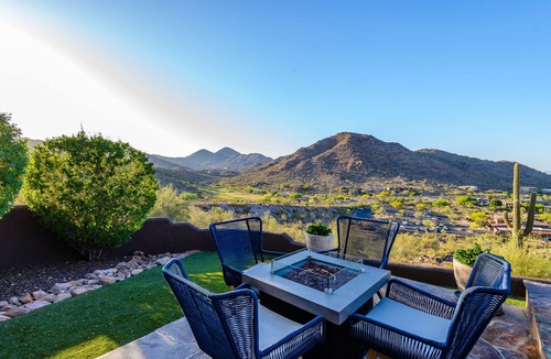 Fountain Hills House | Luxurious Entertaining Paradise, Infinity Edge Pool/Hot-Tub, Endless VIEWS!