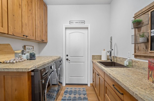 Crystal Shores House | Luxurious Lake House | Full Amenities, Pool + Lake
