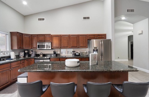 Desert Paradise Estates House | Luxurious Stunning Scottsdale Kierland Home (Heated Pool)