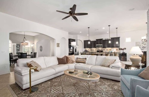 Estrella Mountain Ranch House | Luxurious villa with pool and spa