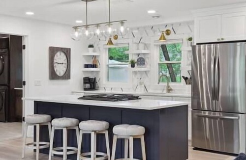 Minnetonka House | Luxury 1800sq.ft Home - Sleeps 7
