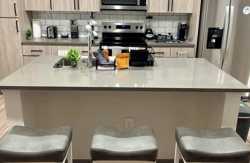 Sundance Apartment | Luxury 2BD/2BA New Build Fully Furnished 30+ Day Stays