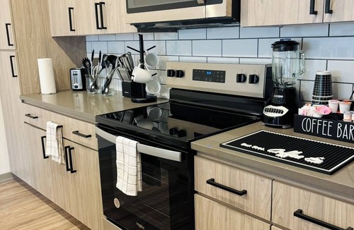 Sundance Apartment | Luxury 2BD/2BA New Build Fully Furnished 30+ Day Stays