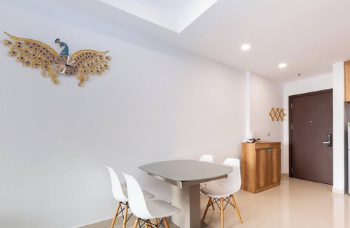 Tan Binh House | Luxury 2BRs Apt with Airport View, Free Gym & Pool