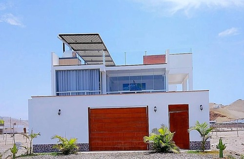 Cerro Azul House | Luxury 3- Story beach house with Rooftop pool & Artisan pizza oven.