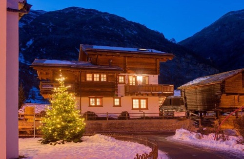 Zermatt House | Luxury Alpine Escape, Matterhorn Chalet 1012