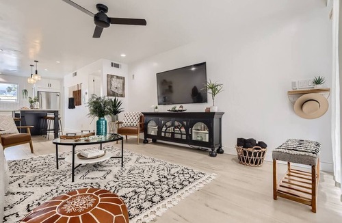 South Scottsdale Condo | Luxury Condo in Old Town Scottsdale w/Pool