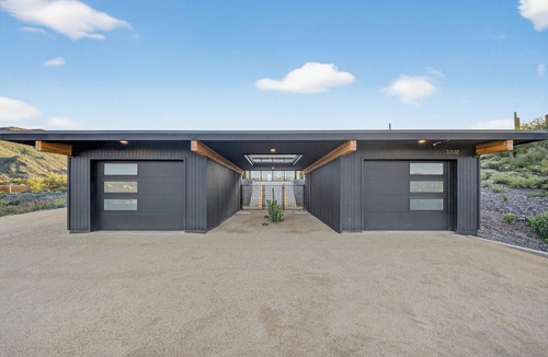 Cave Creek House | Luxury Desert Oasis - Prime Location + Indoor/Outdoor Living + Mountain Views