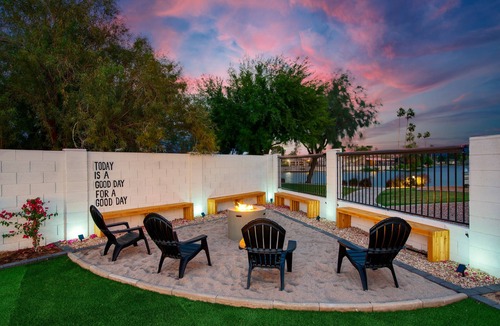 Dobson Ranch House | Luxury Lakeside Adventureland!