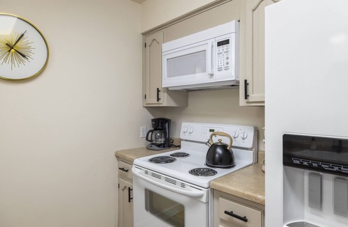 Springfield House | ✧Luxury Modern 2BR w/Private Garage