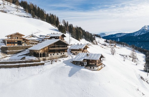 Santa Valburga Apartment | Luxury Mountain Apartment - Alpinence