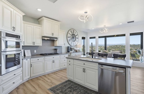 Payson House | Luxury Rim View Retreat—Huge Deck—Escape Phoenix Heat