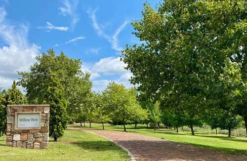 Dullstroom Cottage | Luxury Riverfront Nature Stay — Nature, Walkersons Dining & Dullstroom Access