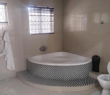 Ethekwini House | Lytton guest house