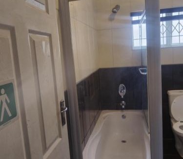 Ethekwini House | Lytton guest house