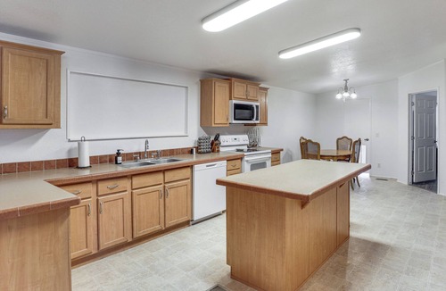 Dolan Springs House | Magnolia Manor House: Desert Escape, Mtn Views