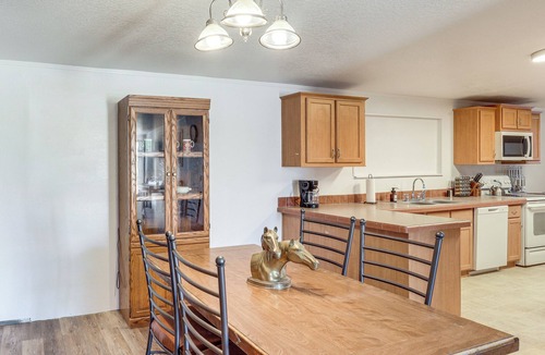 Dolan Springs House | Magnolia Manor House: Desert Escape, Mtn Views