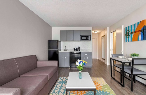 East Bloomington Hotel | MainStay Suites MSP Airport - Mall of America