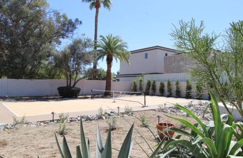 Paradise Valley Village House | Maison 1975-Chic Luxury Retreat
