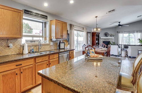 Maricopa House | Maricopa Pet-Friendly w/Private Pool & Hot Tub