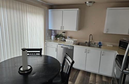 Everett Apartment | Marine B Two Bedrooms One-Half Bathrooms Townhouse