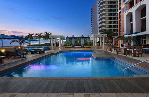 Central Beach Apartment | Marriott's Beachplace Towers - Studio Directly across from the beach