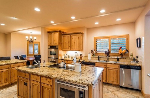 Zion National Park East Entrance Cabin | MASSIVE 9 BEDROOM LUXURY CABIN! PERFECT FOR REUNIONS AND RETREATS!