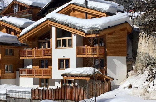 Zermatt House | Matterhorn Gazes, Luxury Embraces 1000