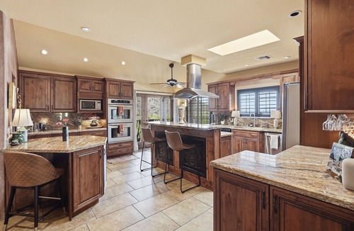 Summer Set House | MeCasa SuCasa - Unique, seclude home nestled in the Beautiful Foothills