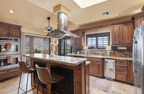 Summer Set House | MeCasa SuCasa - Unique, seclude home nestled in the Beautiful Foothills