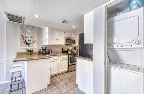 Alhambra Condo | Mid-Century Modern in the heart of Phoenix!