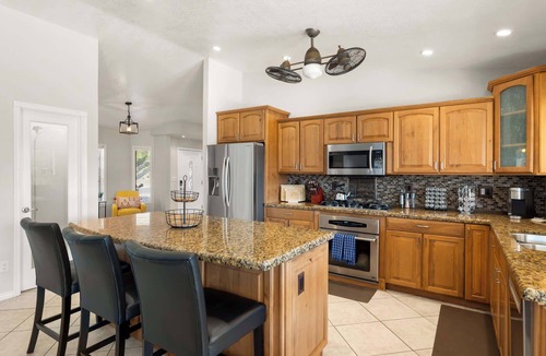Deer Valley House | Mins to Staduim w/Pool & Man Cave Outdoor Grill