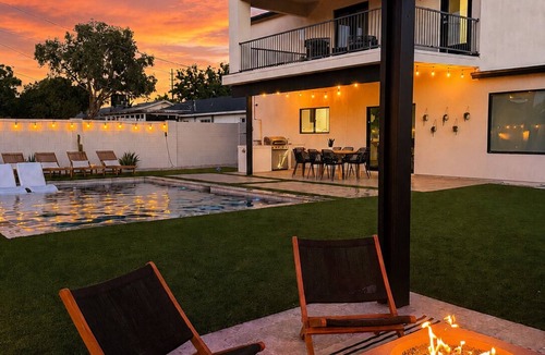 Sherwood Towne House | Minutes to Old Town · Resort Pool · 3 En Suites