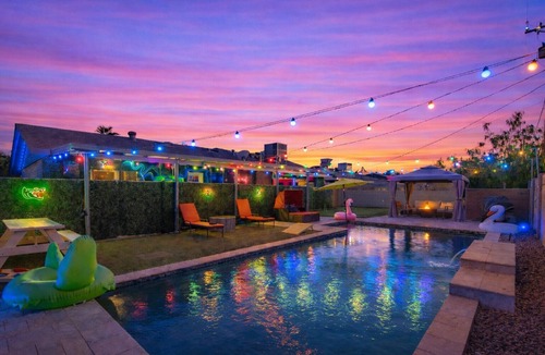 Scottsdale Estates Six House | Minutes to Old Town & Stadium, Hot Tub, Fire Pit, Pool, Bar, Gazebo, Sleeps 14