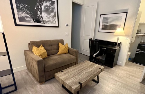 Desert Ridge West House | Modern 1-Bed Suite Near Desert Ridge, Mayo Clinic, Waste Management Open