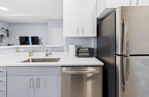 Everett Apartment | Modern 1BR Near Encore Boston 49rf