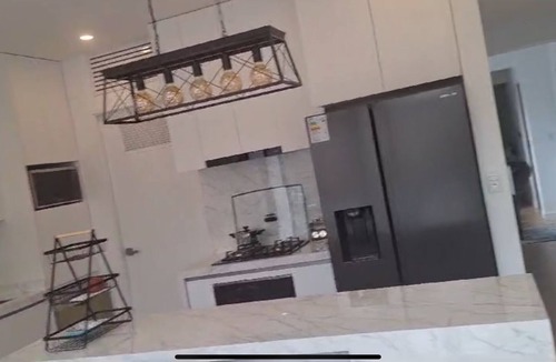 Leuro Apartment | Modern 3-bedroom apartment Near the Sea