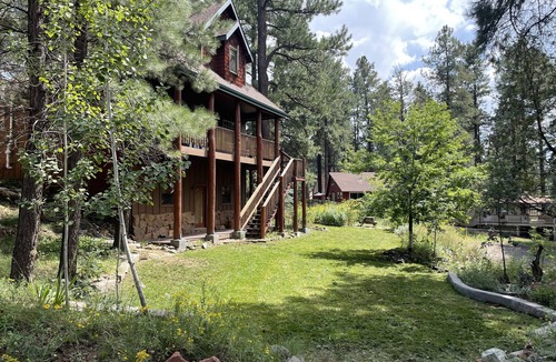 Mountainaire Cabin | Modern 3B/2BA Cabin, gameroom, Weber grill, EV Chargers & decks/patios
