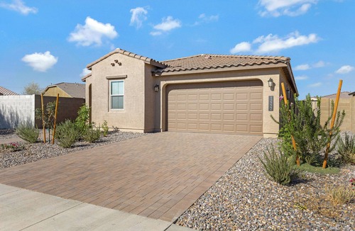 Tolleson House | Modern 4-Bedroom Retreat with Stunning Views& Luxury Amenities.