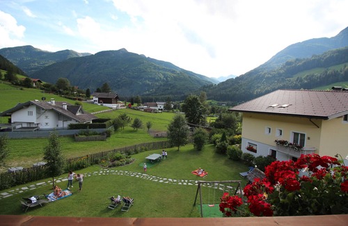 Lutago Apartment | Modern alpine apartment surrounded by nature with wellness area