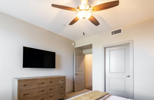 Ironwood Estates Apartment | Modern Apartment in Prime Location (ID5000)