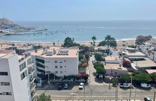 Chorrillos Apartment | Modern apartment steps from the sea bordering barranco