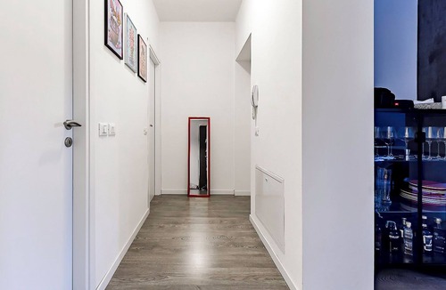 Trento Apartment | Modern Central Apartment | WiFi, Self Check-in, Mountain View, Work & Relax