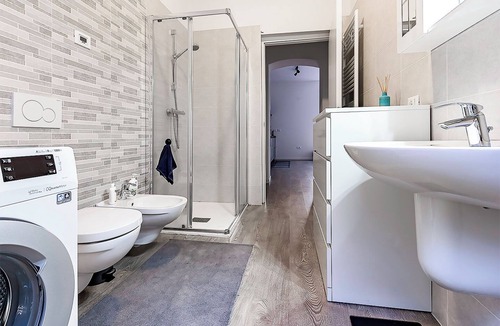 Trento Apartment | Modern Central Apartment | WiFi, Self Check-in, Mountain View, Work & Relax