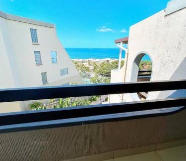 Umdloti Apartment | Modern Cozy Coastal Apartment