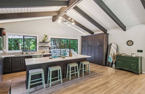 Lake Stevens House | Modern Forest Escape, Near Lake Stevens & Hikes