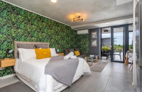Hillhead Apartment | Modern Ground Floor Studio Apartment