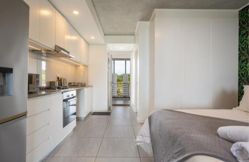 Hillhead Apartment | Modern Ground Floor Studio Apartment