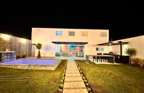 Ica Villa | Modern house with pool in Ica