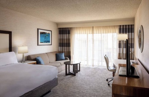 Downtown Resort | Modern King Unit with Sunset Views! Pool, Parking, Dining, and Gym Access!